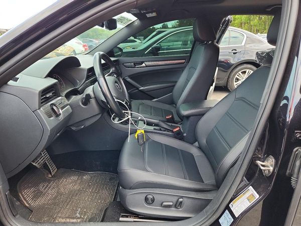 2021 VOLKSWAGEN PASSAT R-Line — DENT