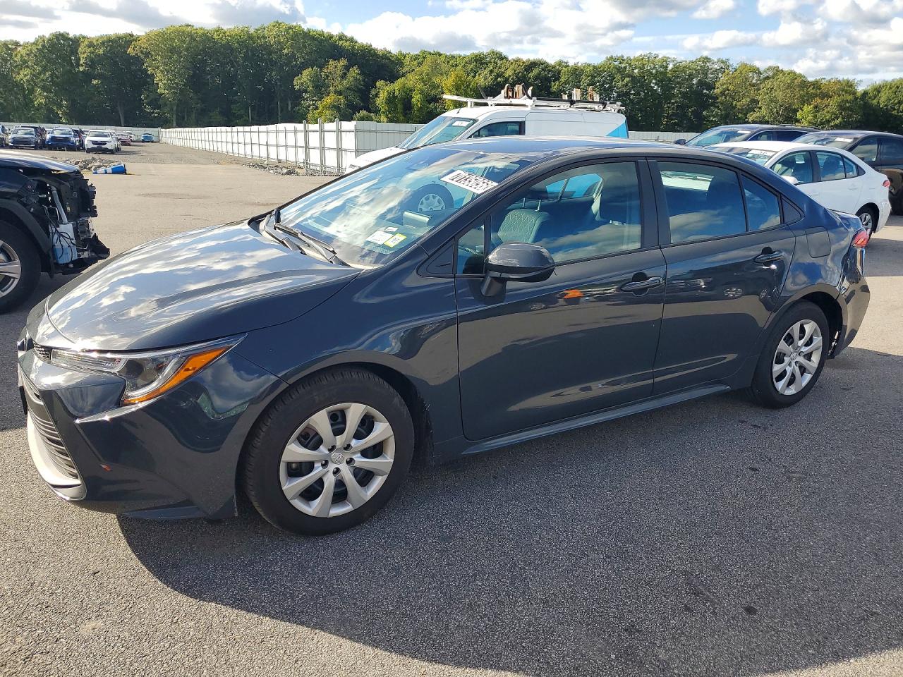 2026 TOYOTA COROLLA LE — Front 3/4