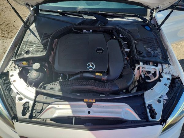2019 MERCEDES-BENZ C C300 — Engine bay
