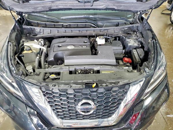 2022 NISSAN MURANO SV — Engine bay