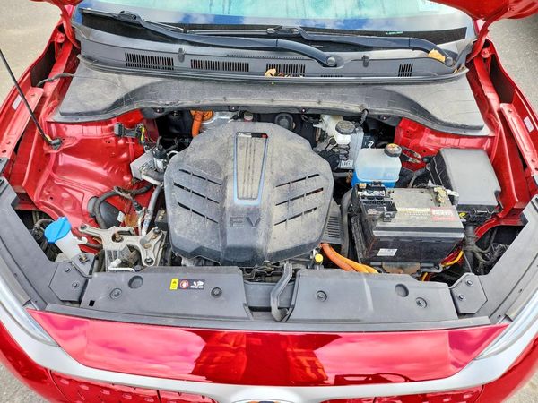 2021 HYUNDAI KONA Limited — Engine bay