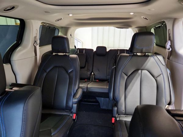 2021 CHRYSLER PACIFICA Touring L — SUVN