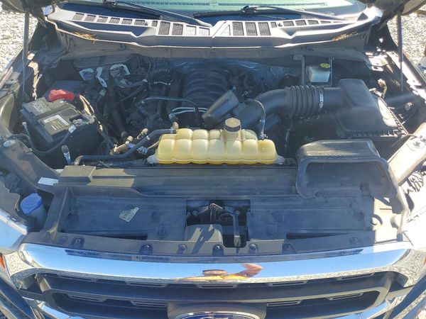 2021 FORD F150 — Engine bay