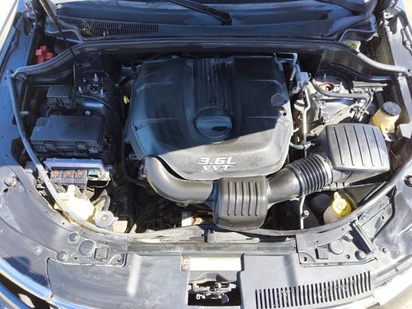 2012 DODGE DURANGO Crew — Engine bay