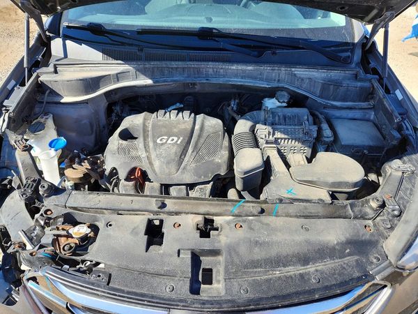 2016 HYUNDAI SANTA FE — Engine bay