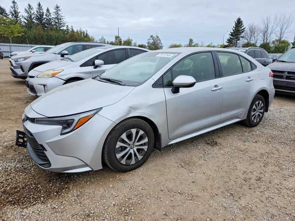 2025 TOYOTA COROLLA LE, SE — Front 3/4