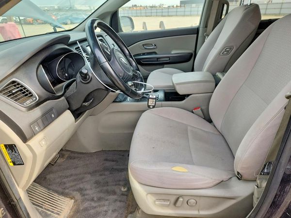 2017 KIA SEDONA — DENT