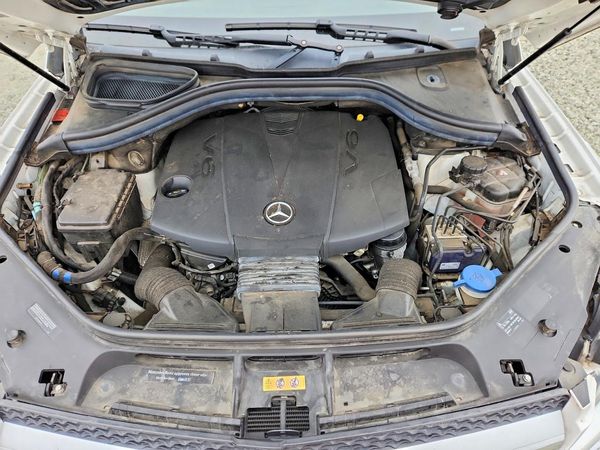 2015 MERCEDES-BENZ GL GL350 BLUETEC 4MATIC — Engine bay