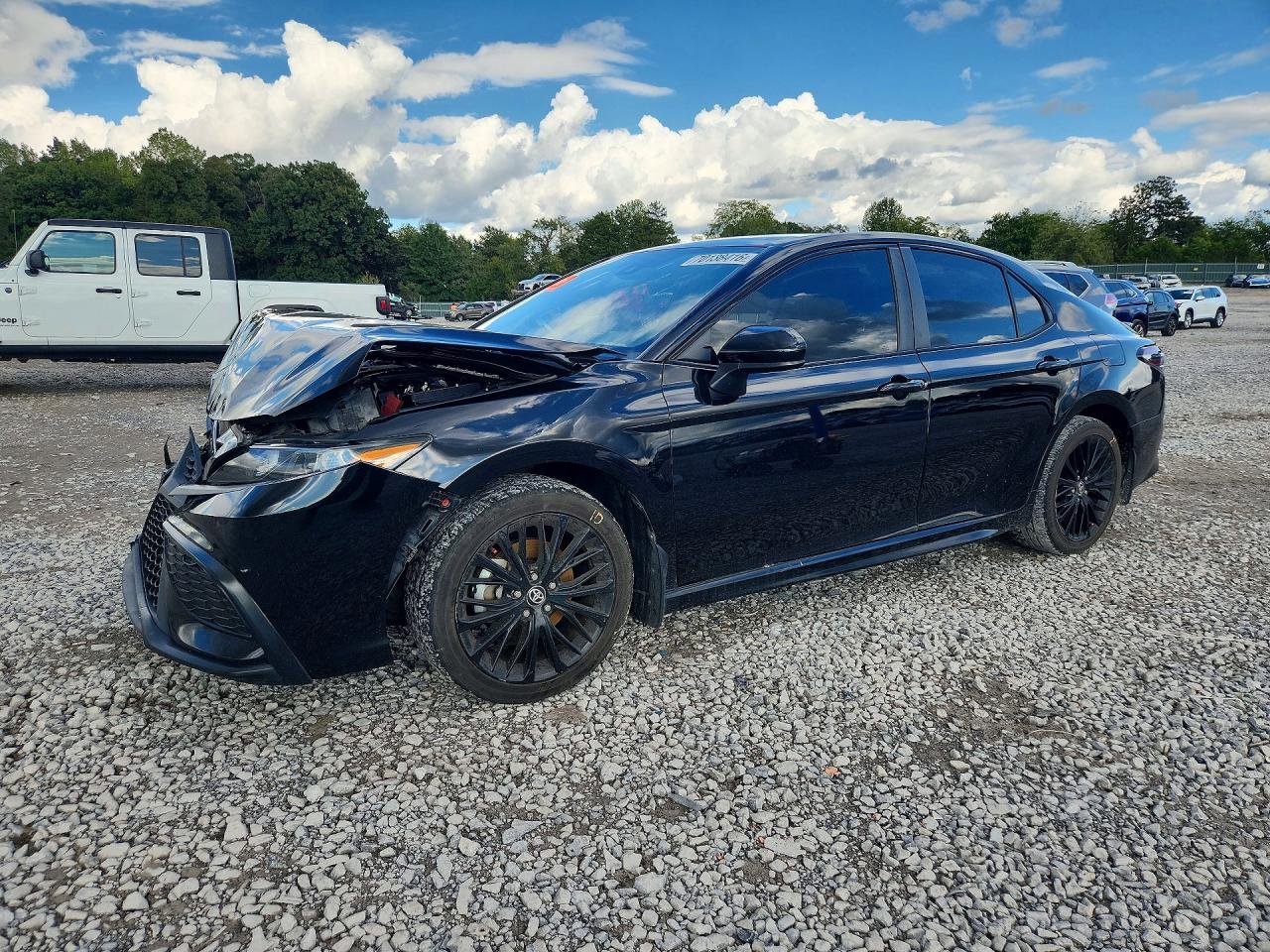 2021 TOYOTA CAMRY SE — Front 3/4