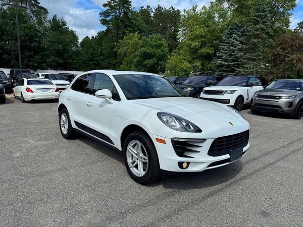 2018 PORSCHE MACAN