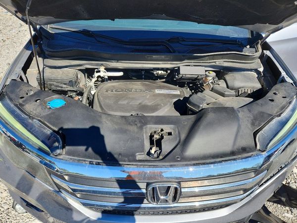 2016 HONDA PILOT EXL — Engine bay