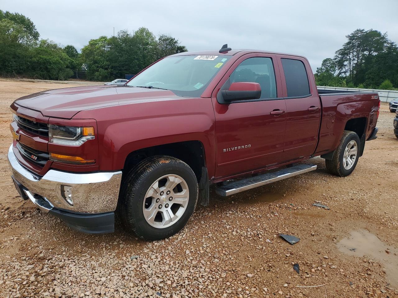 2017 CHEVROLET SILVERADO — Front 3/4