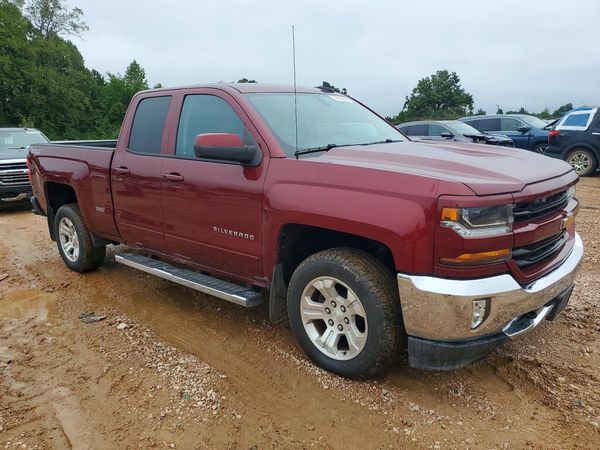 2017 CHEVROLET SILVERADO — Passenger 3/4