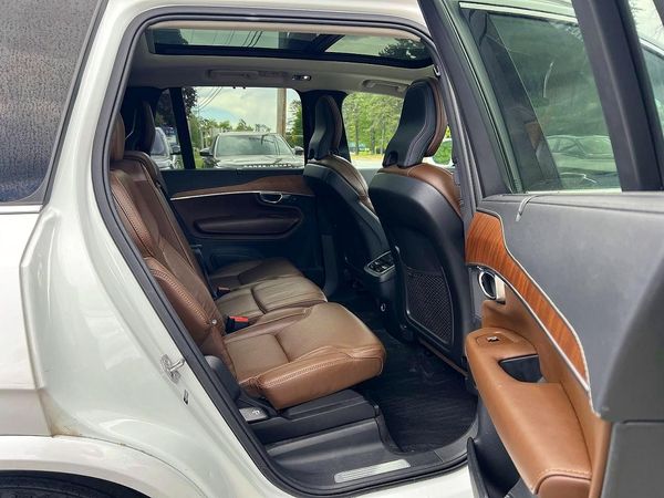 2019 VOLVO XC90