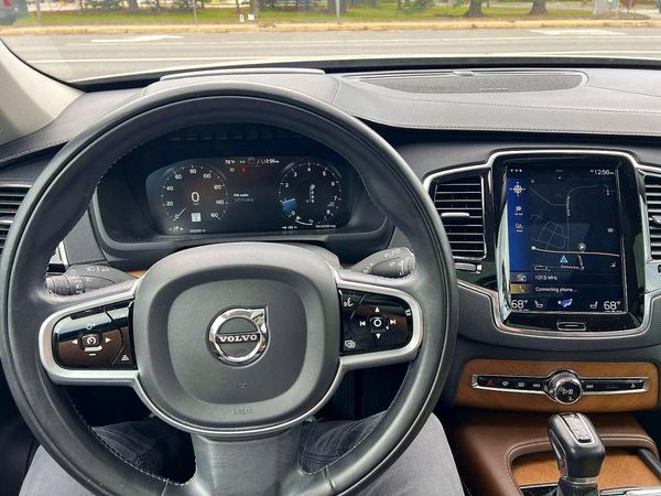 2019 VOLVO XC90