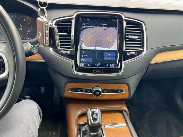 2019 VOLVO XC90