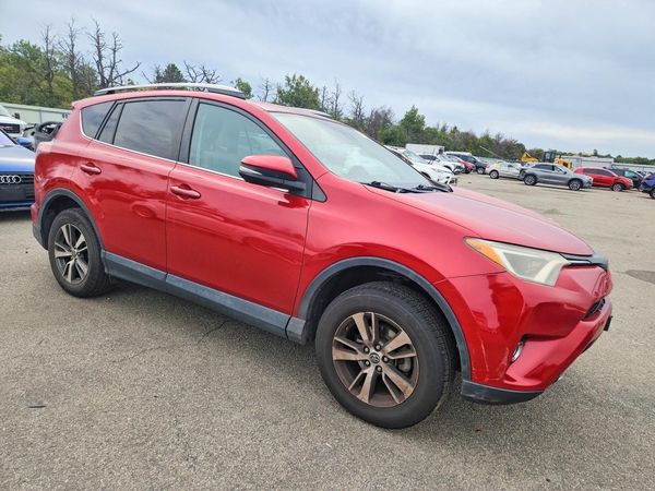 2017 TOYOTA RAV4 XLE — Passenger 3/4