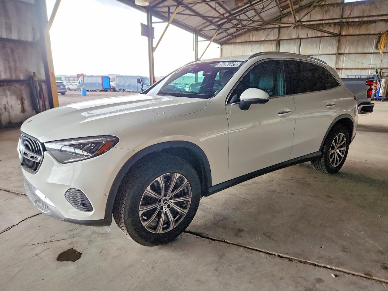 2024 MERCEDES-BENZ GLC GLC300 — Front 3/4