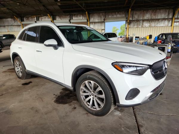 2024 MERCEDES-BENZ GLC GLC300 — Passenger 3/4