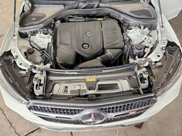 2024 MERCEDES-BENZ GLC GLC300 — Engine bay