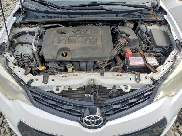 2015 TOYOTA COROLLA L/LE — Engine bay