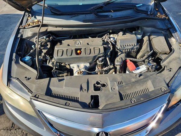 2014 ACURA ILX 20 Tech — Engine bay