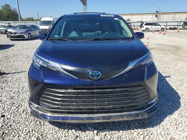 2022 TOYOTA SIENNA XLE — DIRF