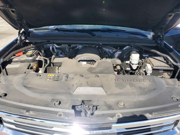 2016 CHEVROLET SUBURBAN LTZ — Engine bay