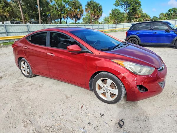 2013 HYUNDAI ELANTRA — Passenger 3/4