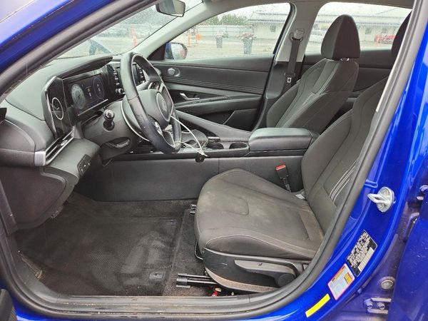 2022 HYUNDAI ELANTRA SEL w/ Convenience Pkg — DENT