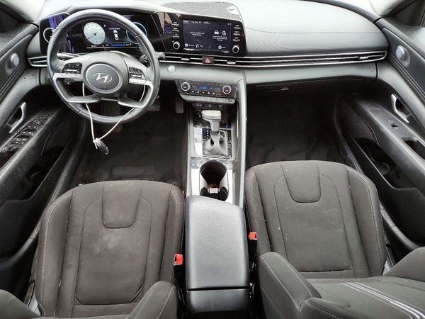 2022 HYUNDAI ELANTRA SEL w/ Convenience Pkg — CKPT