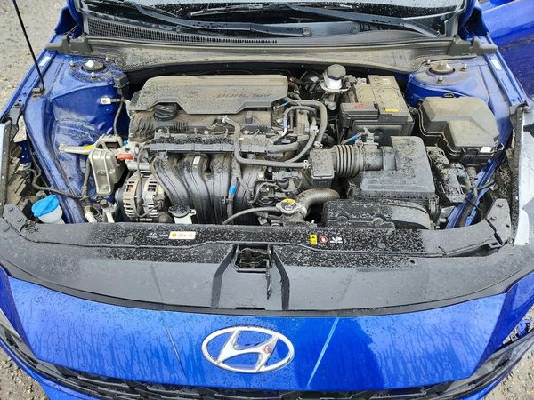 2022 HYUNDAI ELANTRA SEL w/ Convenience Pkg — Engine bay