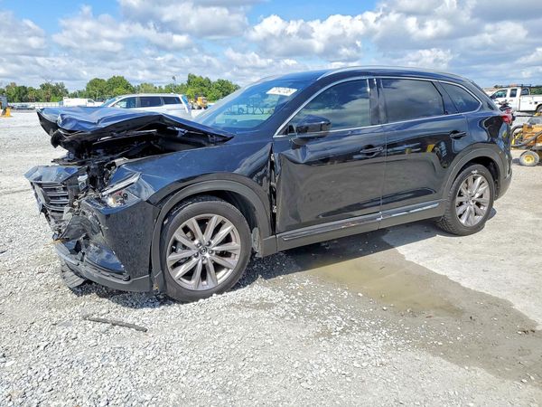2020 MAZDA CX-9 Grand Touring — Front 3/4