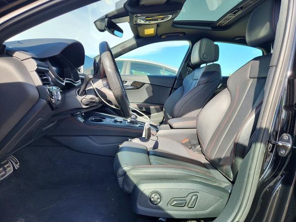 2018 AUDI A4 — DENT
