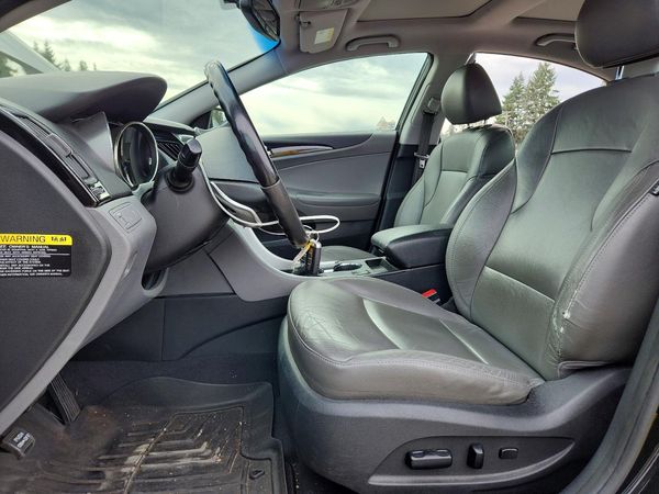 2012 HYUNDAI SONATA Middle level — DENT