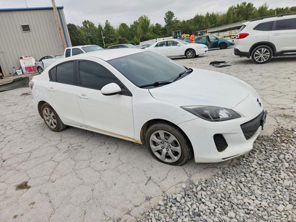 2013 MAZDA 3 SV/Base — Passenger 3/4