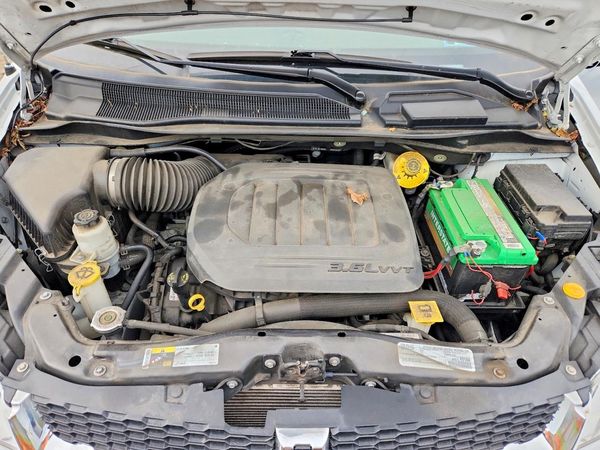 2020 DODGE CARAVAN SE — Engine bay