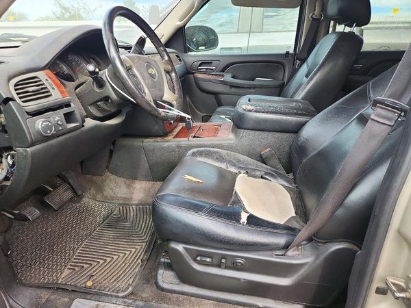 2014 CHEVROLET SUBURBAN LTZ — DENT