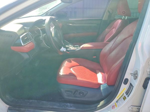 2018 TOYOTA CAMRY — DENT