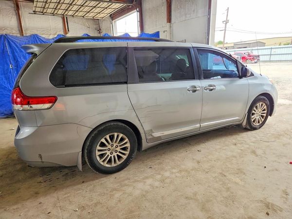 2014 TOYOTA SIENNA — PSRA