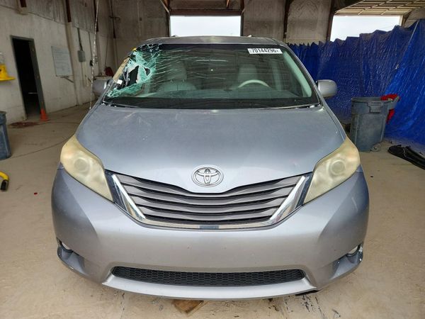 2014 TOYOTA SIENNA — DIRF