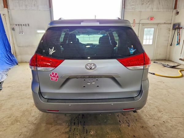 2014 TOYOTA SIENNA — DIRR