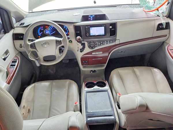 2014 TOYOTA SIENNA — CKPT