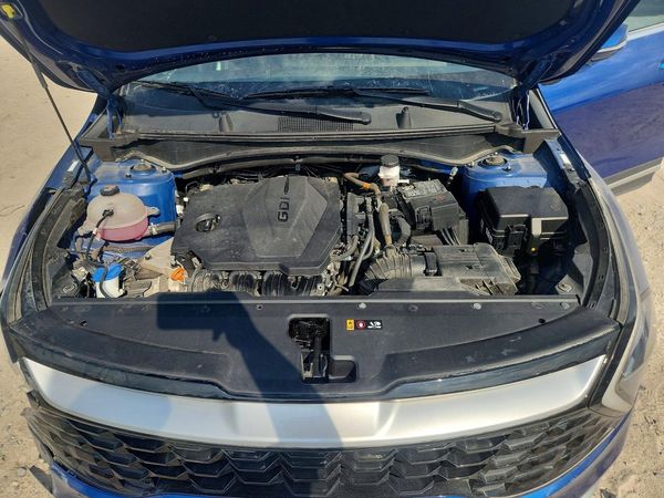 2023 KIA SPORTAGE — Engine bay