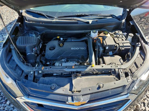 2019 CHEVROLET EQUINOX LT (1LT) — Engine bay
