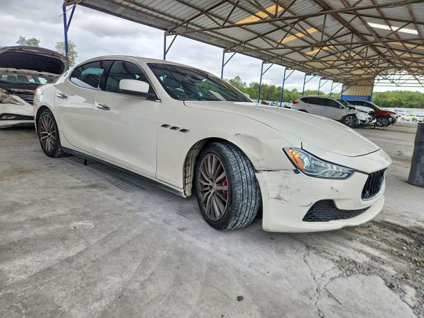 2015 MASERATI GHIBLI — Passenger 3/4