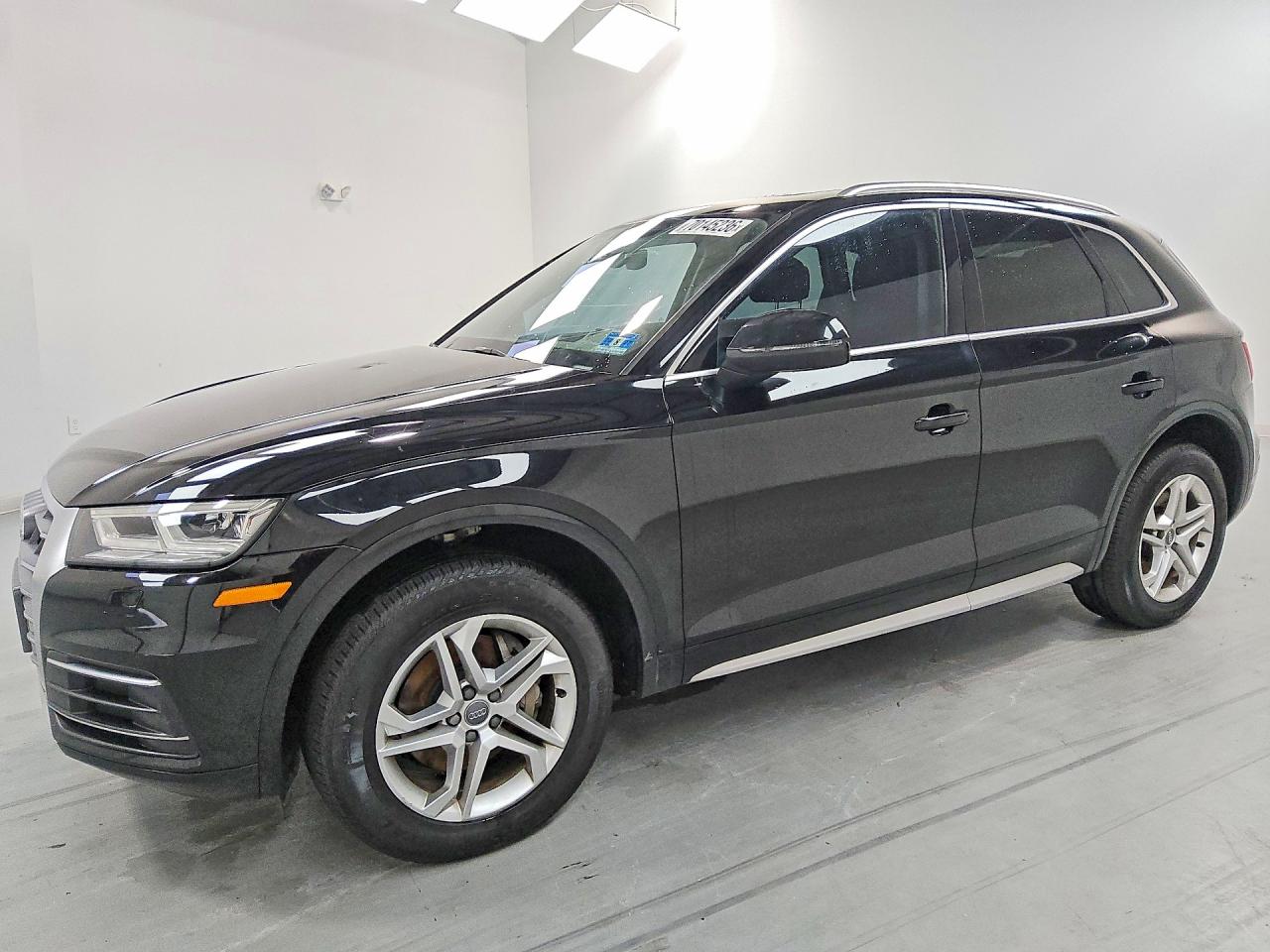 2018 AUDI Q5 quattro Premium Plus — Front 3/4