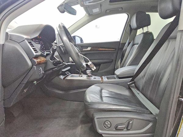 2018 AUDI Q5 quattro Premium Plus — DENT
