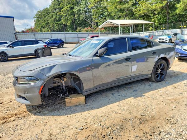 2017 DODGE CHARGER SE — Front 3/4