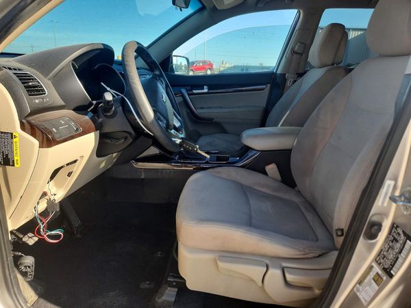 2015 KIA SORENTO GL — DENT